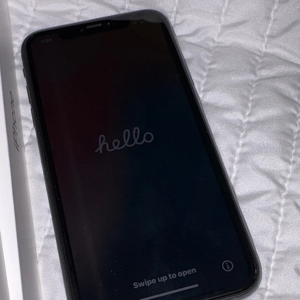 Apple iPhone 11 - Sleek Black Finish